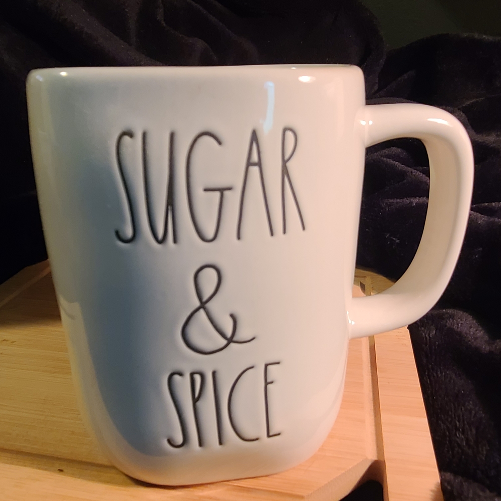 Black and White Dining Mug for a Stylish Sip
